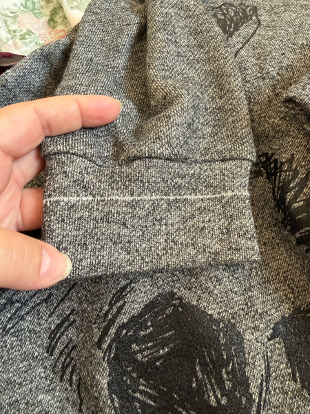 Size L - Sweater - Llama